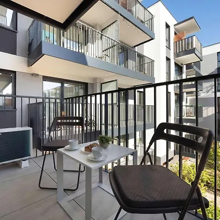 Apartment Modern Air-conditioned With Parking And Balcony By Renters Warsaw